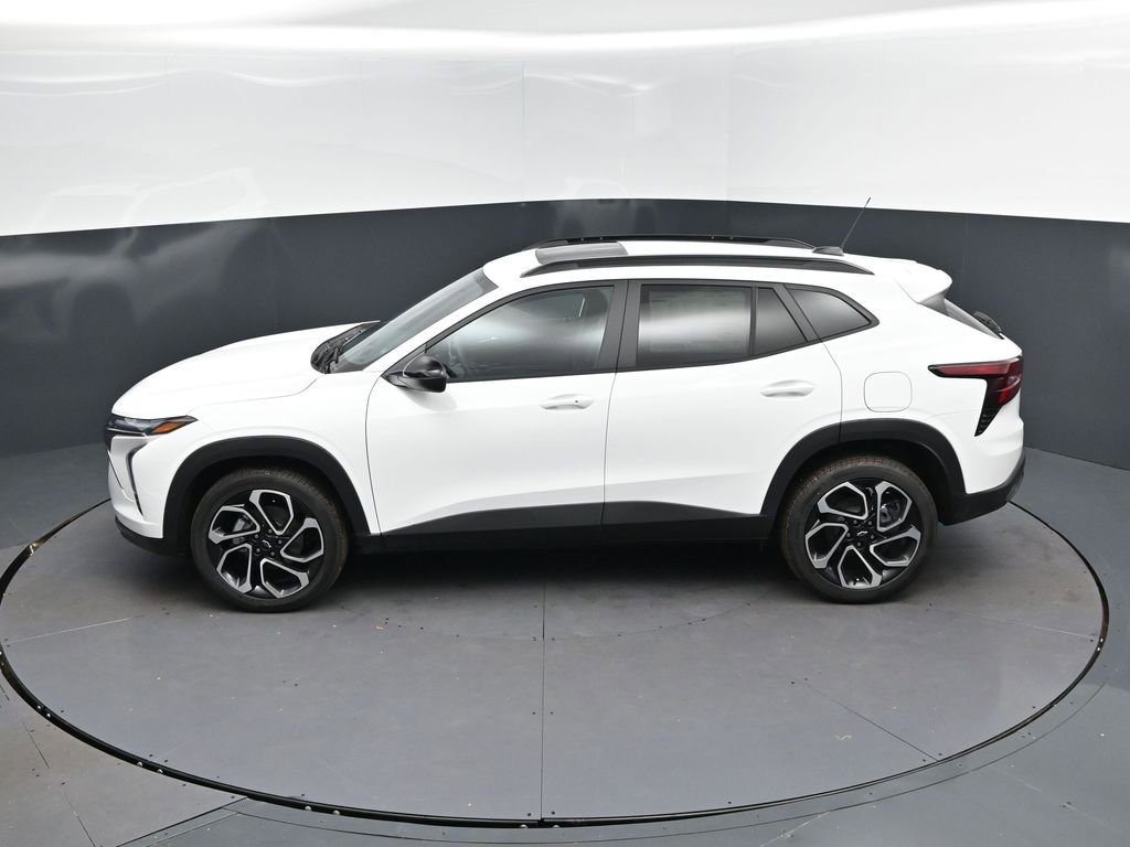 New 2026 Chevrolet Trax RS w/ Sunroof Package FWD image 34