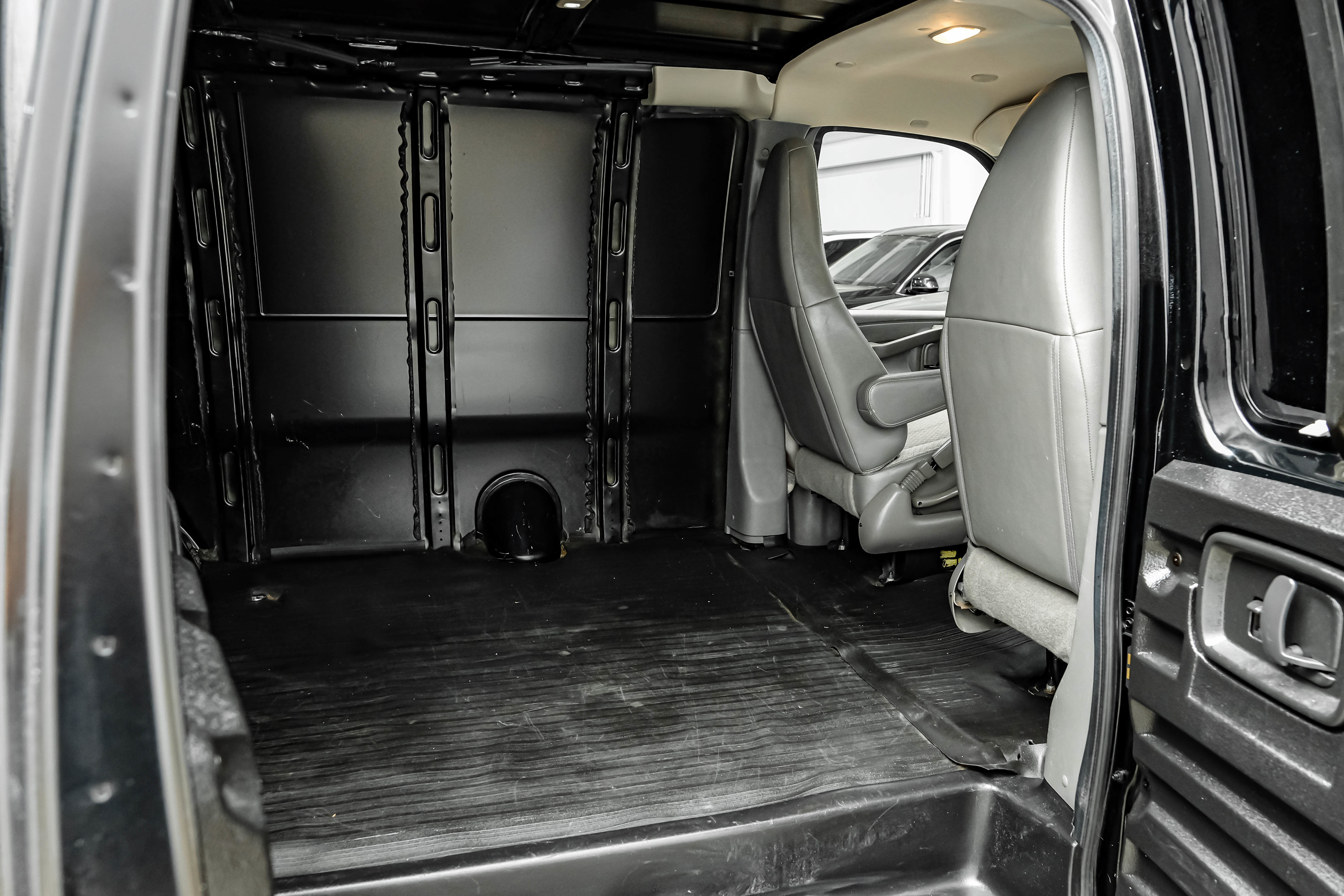 Used 2019 Chevrolet Express 2500 w/ Driver Convenience Package image 21