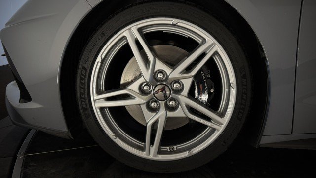 Used 2024 Chevrolet Corvette Stingray Premium Cpe w/ Z51 Performance Package RWD image 27