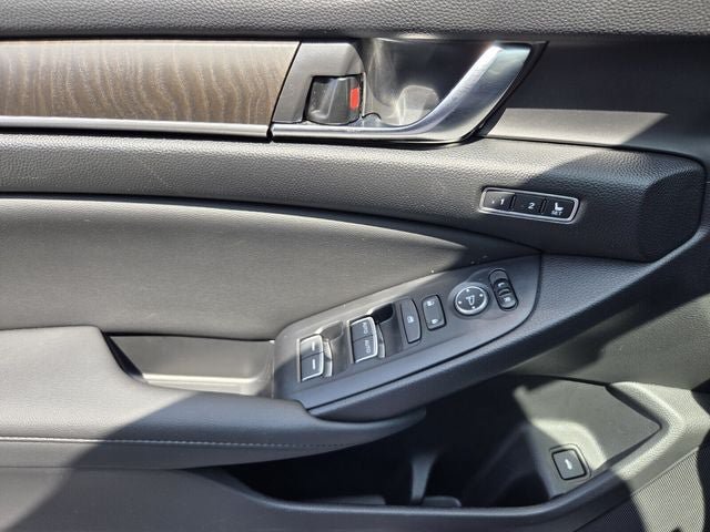 Used 2021 Honda Accord Touring image 29