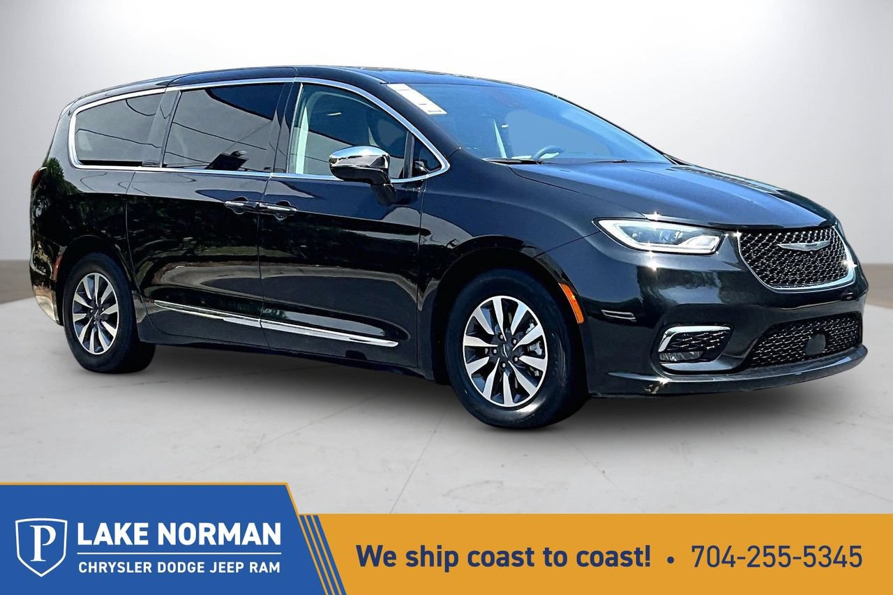Used 2023 Chrysler Pacifica Limited