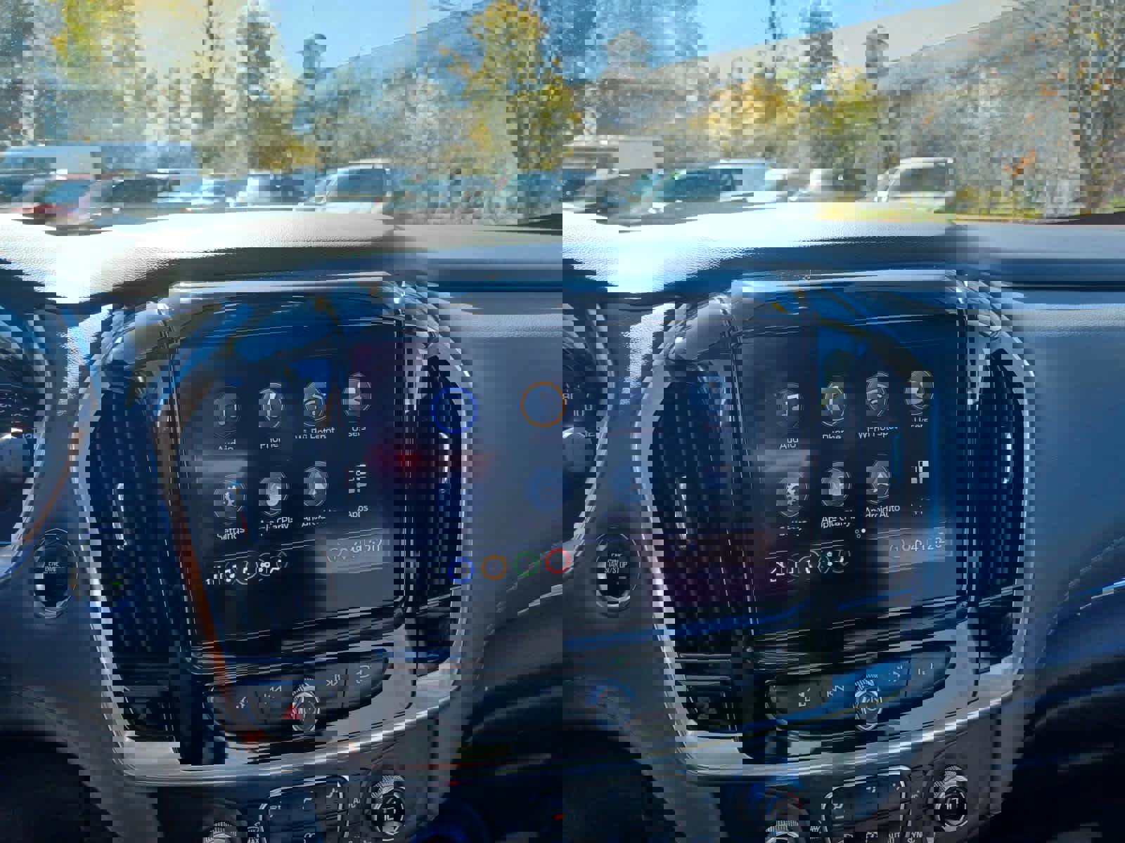 Used 2020 Chevrolet Traverse LT w/ Driver Confidence II Package image 11