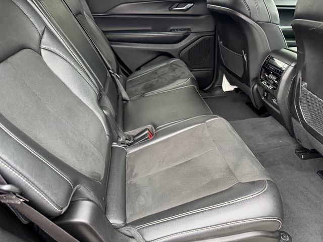 Used 2024 Jeep Grand Cherokee L Laredo image 9