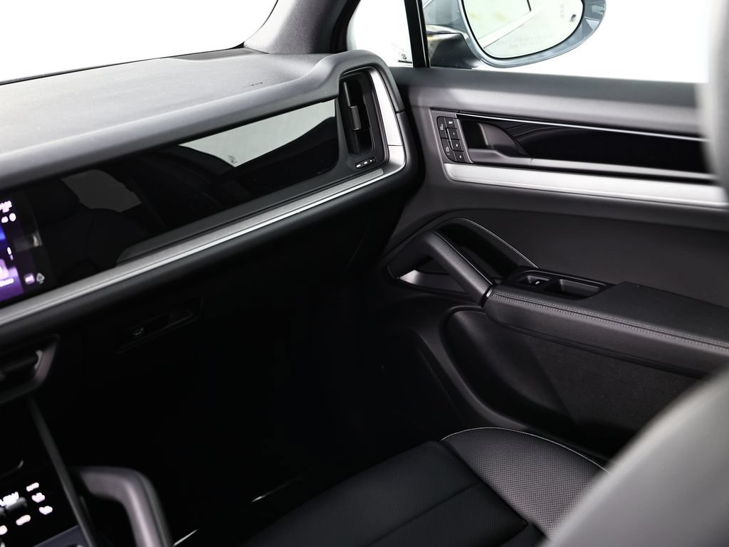 New 2026 Porsche Cayenne AWD/4WD image 30