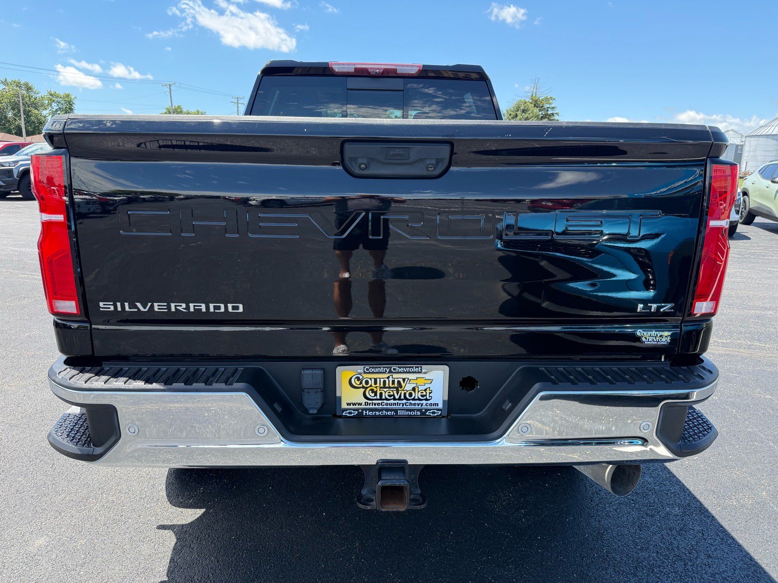 Used 2024 Chevrolet Silverado 3500 LTZ w/ LTZ Plus Package AWD/4WD image 4