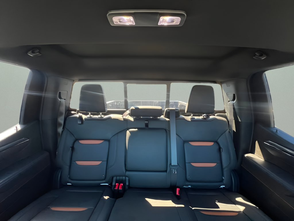Used 2025 GMC Sierra 1500 AT4 w/ Technology Package AWD/4WD image 20