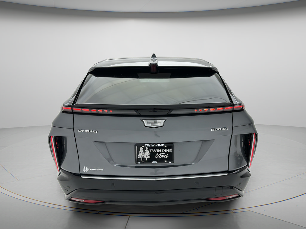 Used 2023 Cadillac Lyriq AWD image 4