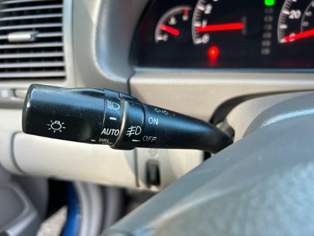 Used 2005 Toyota Camry XLE w/ VSC & Side Airbag Pkg FWD image 18