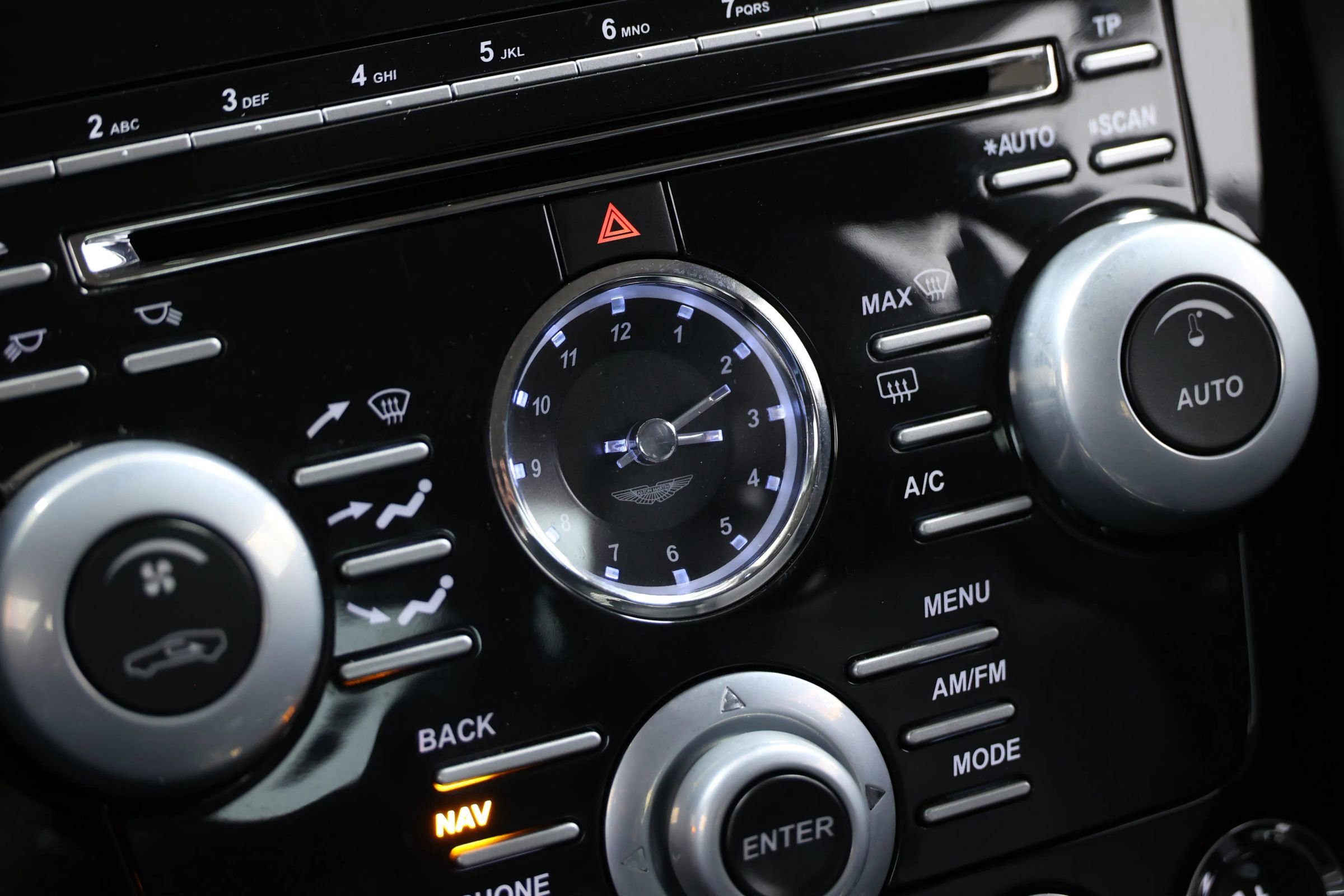 Used 2015 Aston Martin Rapide S image 33