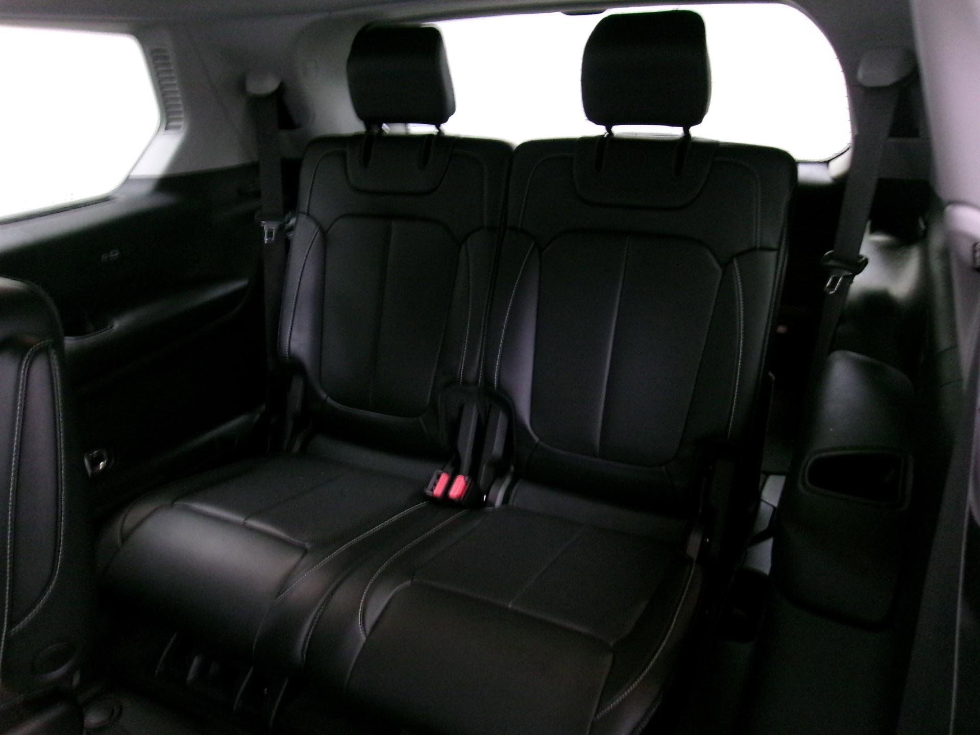 Used 2021 Jeep Grand Cherokee L Limited w/ Luxury Tech Group II image 12