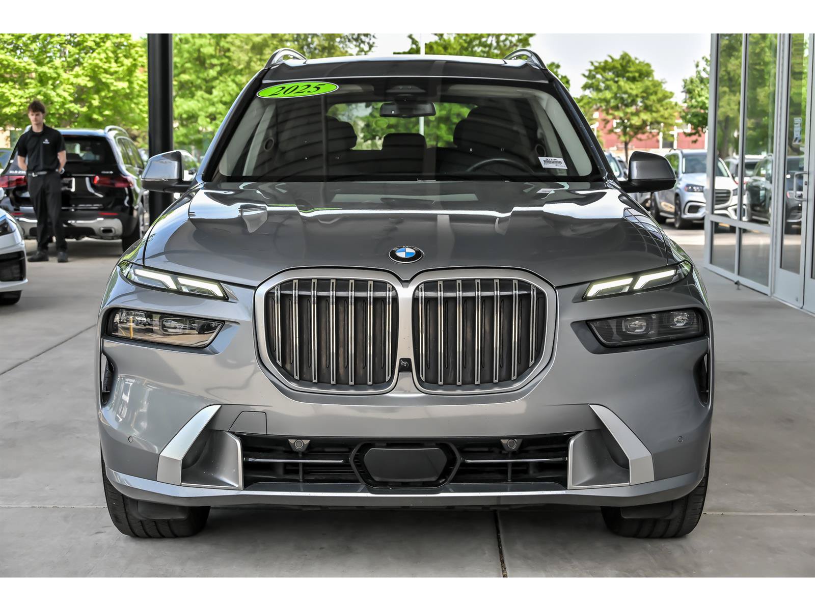 Used 2025 BMW X7 xDrive40i AWD/4WD image 4