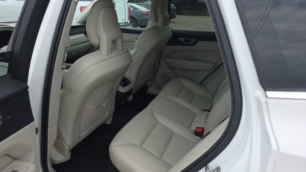 Used 2018 Volvo XC60 T5 Inscription w/ Convenience Package AWD/4WD image 22
