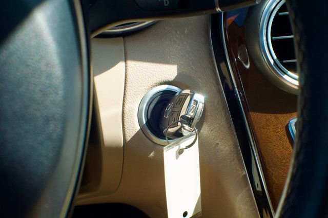 Used 2015 Mercedes-Benz C 300 4MATIC Sedan image 35