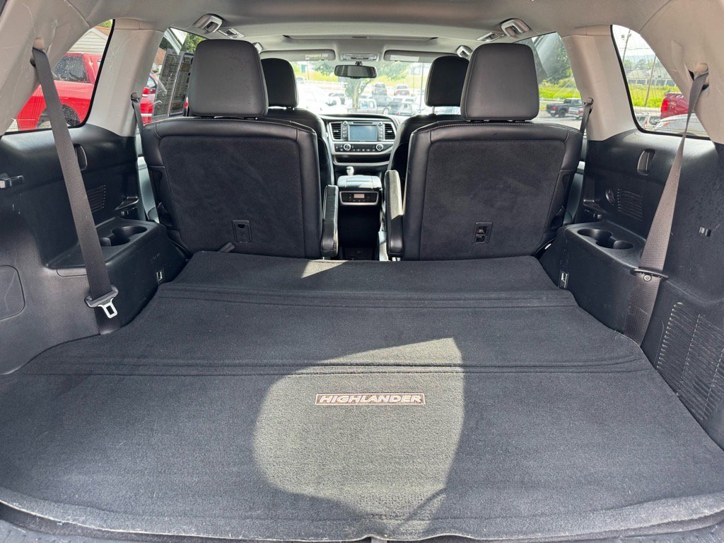 Used 2015 Toyota Highlander XLE image 24