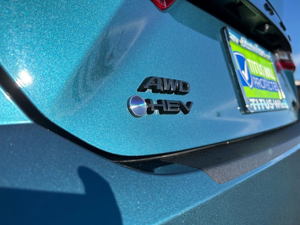 Used 2025 Toyota Camry SE w/ Convenience Package image 32