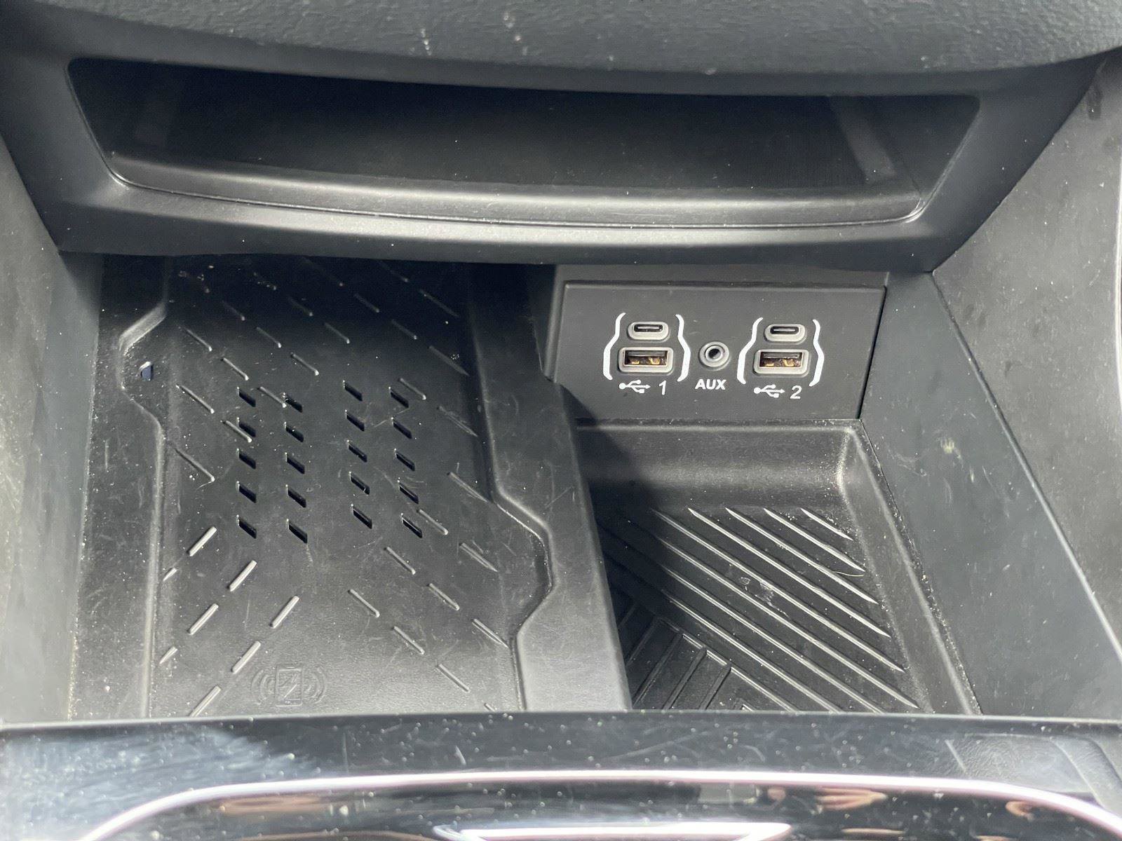 Certified 2025 Chrysler Pacifica Limited image 26