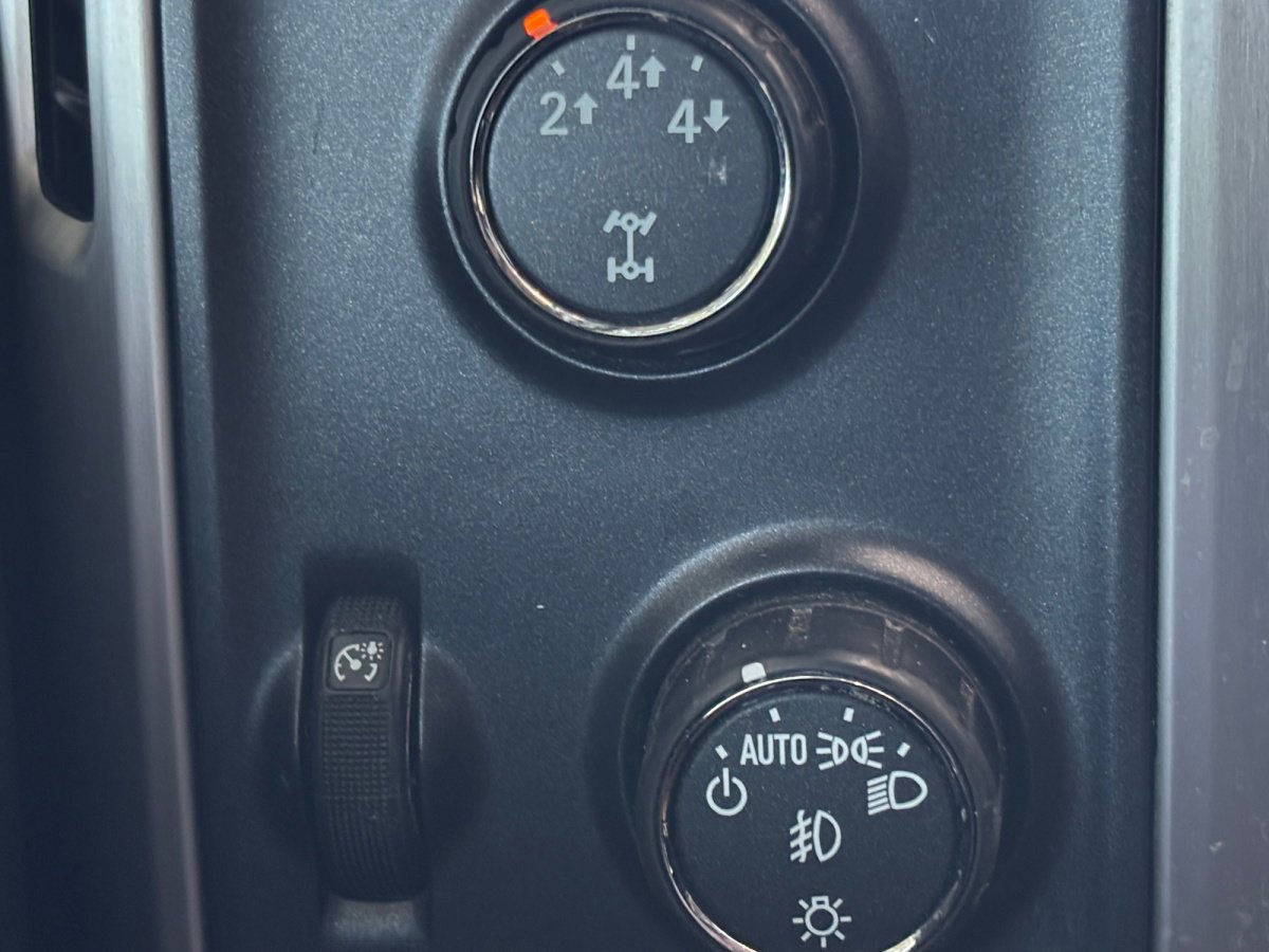 Used 2015 GMC Sierra 2500 SLT image 31