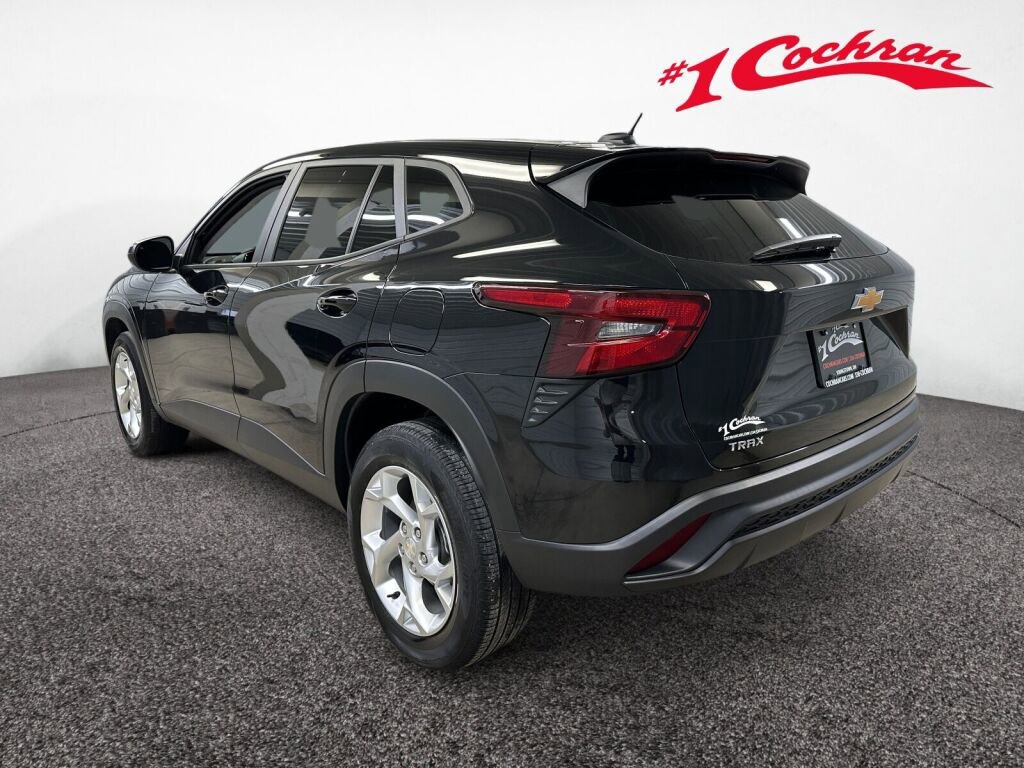 Certified 2024 Chevrolet Trax LS w/ LS Convenience Package image 17