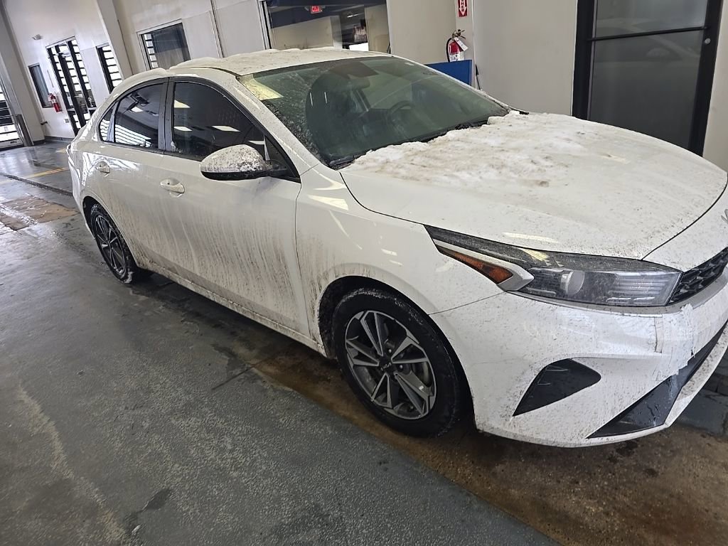 Used 2023 Kia Forte LXS image 1