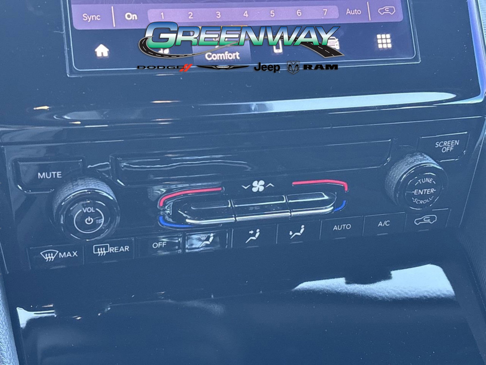 New 2025 Jeep Grand Cherokee Laredo image 21