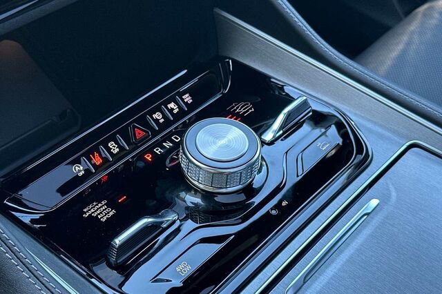 New 2025 Jeep Wagoneer Series II w/ Convenience Group I image 19