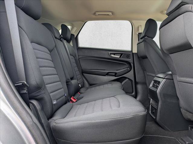 Used 2024 Ford Edge SE w/ Black Appearance Package AWD/4WD image 19