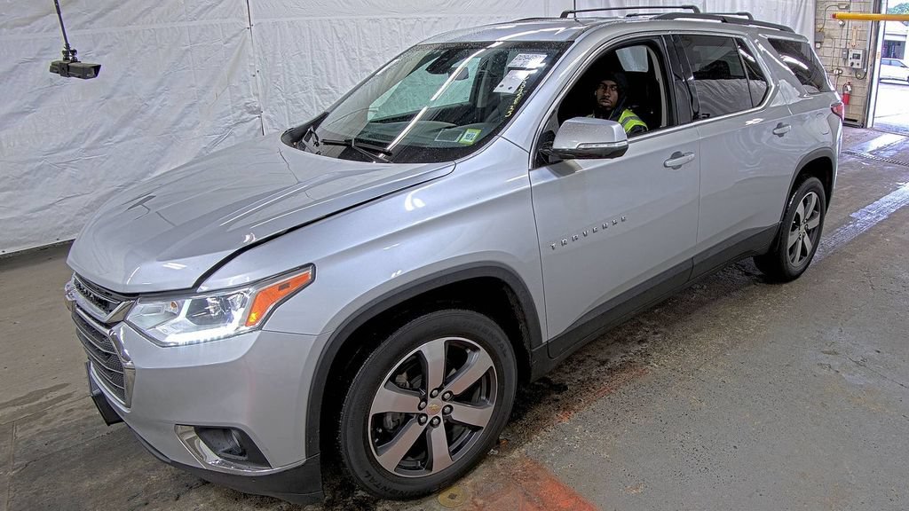 Used 2020 Chevrolet Traverse LT w/ LT Premium Package AWD/4WD image 8