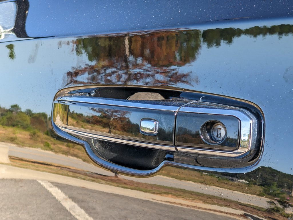 Used 2024 GMC Yukon XL Denali image 26