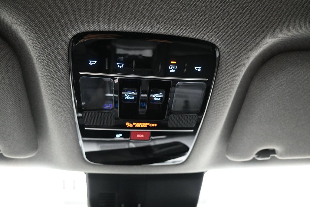 Used 2025 Hyundai Santa Fe Limited FWD image 22