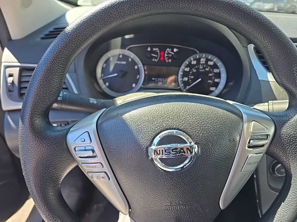 Used 2014 Nissan Sentra SV image 2