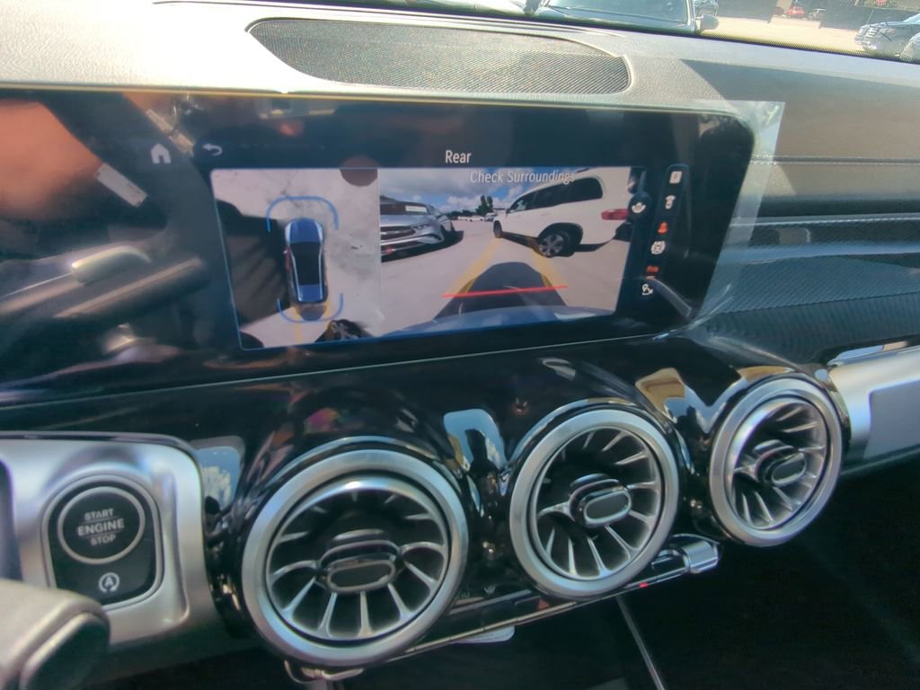 New 2024 Mercedes-Benz GLB 35 AMG 4MATIC image 7