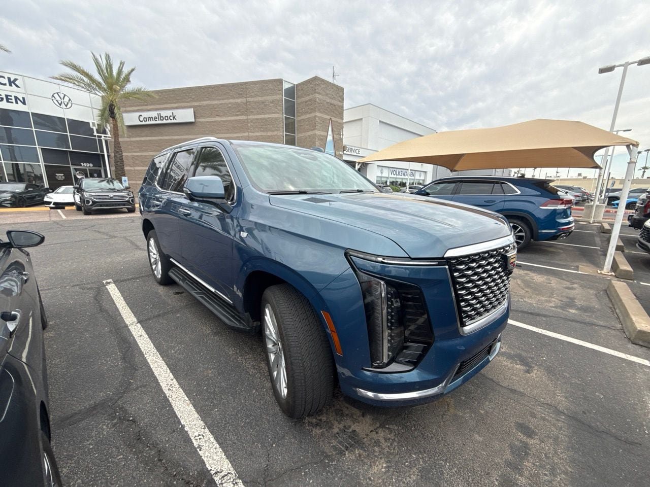 Used 2025 Cadillac Escalade Luxury AWD/4WD image 8
