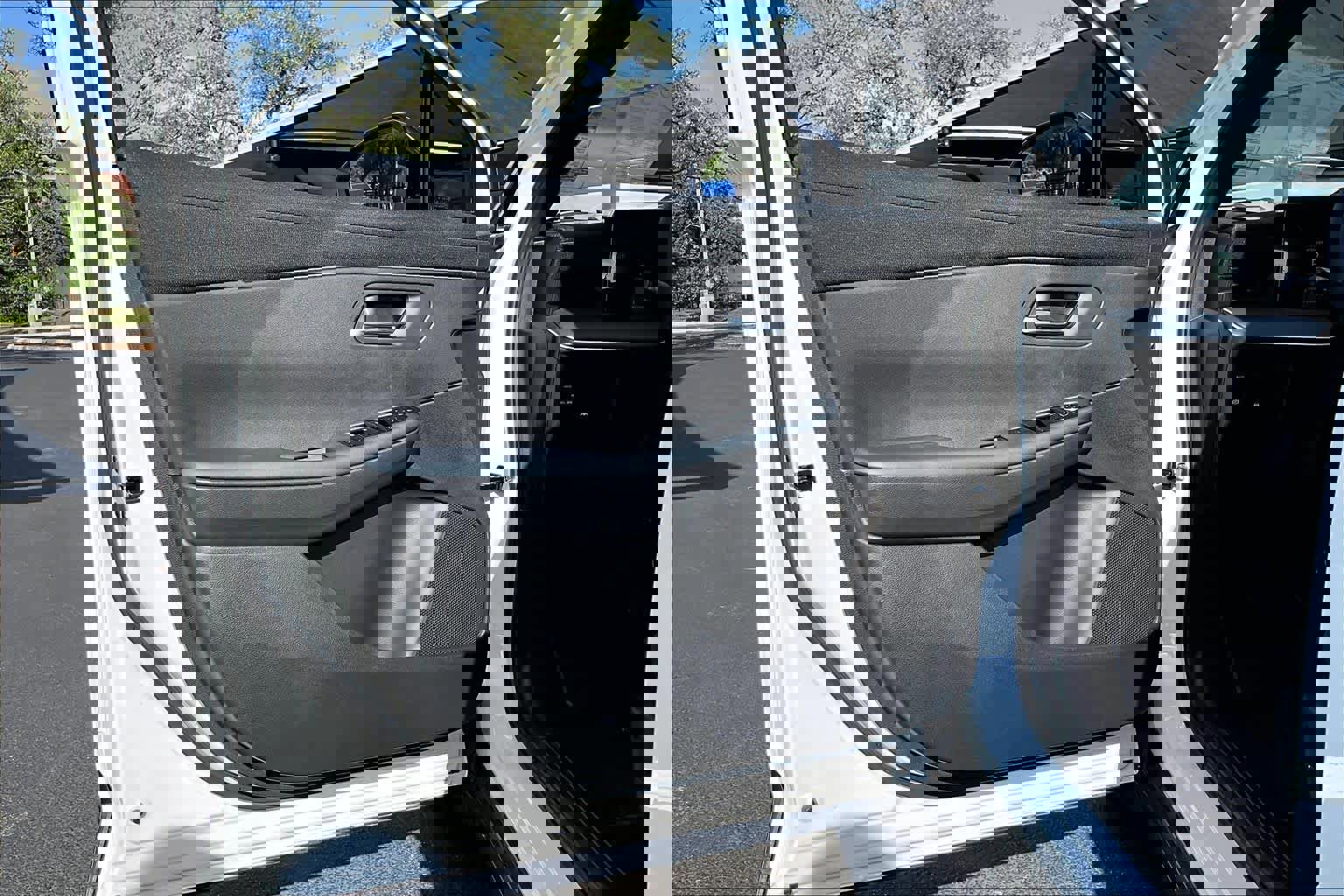 New 2026 Nissan Leaf SV+ w/ Floor Mat Package (SV+) image 10