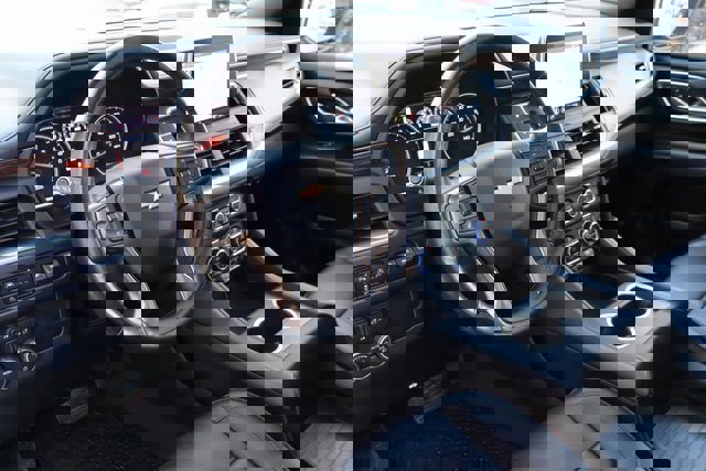 Used 2021 Chevrolet Suburban High Country image 5