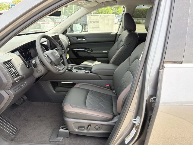New 2026 Nissan Pathfinder Platinum AWD/4WD image 14