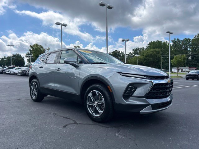 Used 2025 Chevrolet Blazer LT AWD/4WD image 4