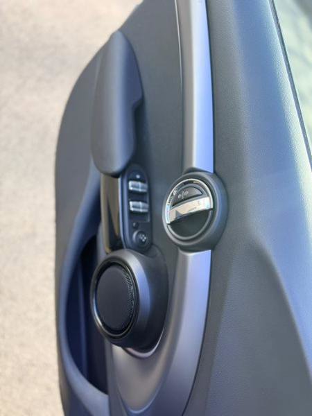 Used 2022 MINI Cooper 4-Door Hardtop FWD image 14