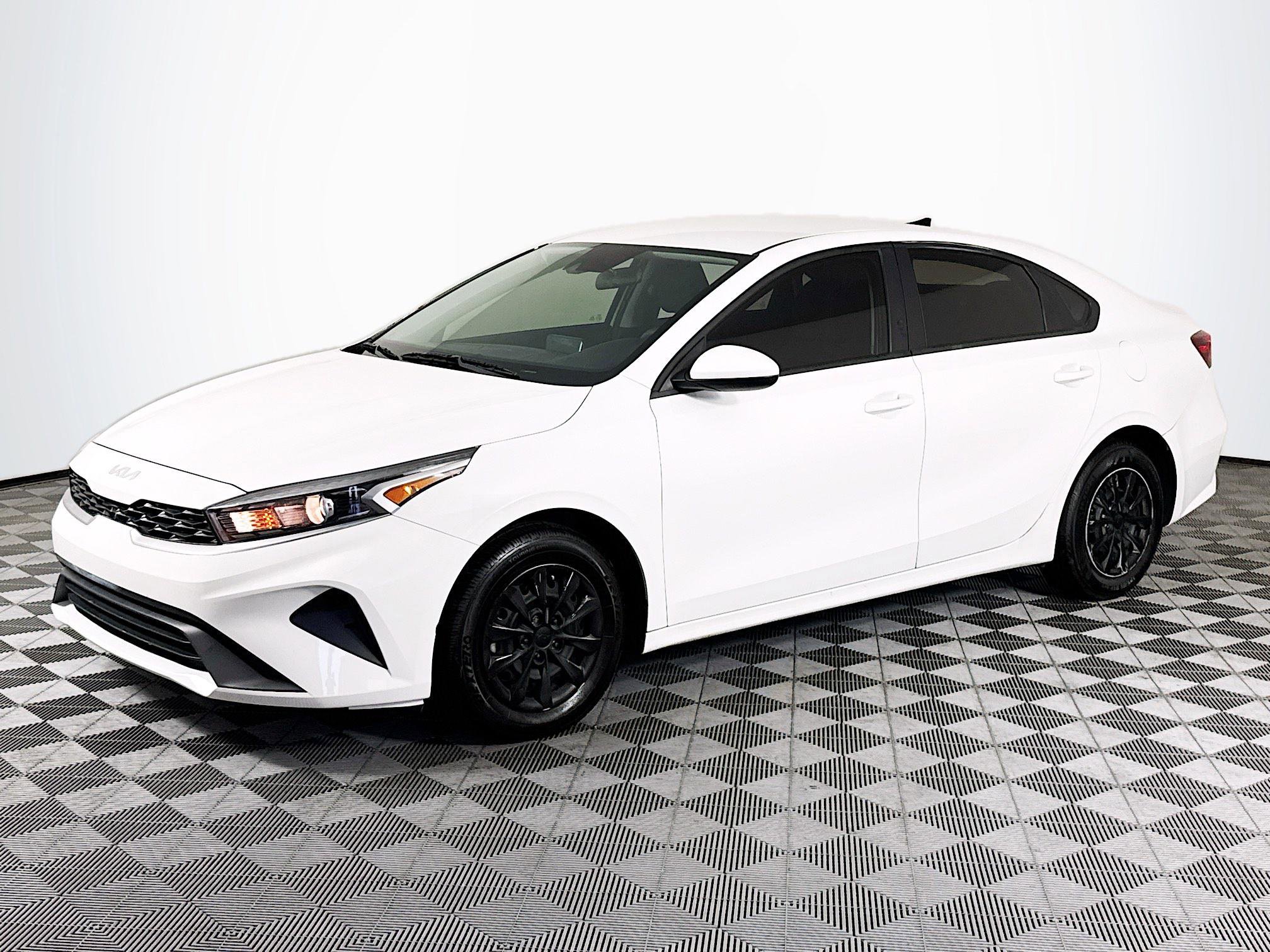 Used 2024 Kia Forte LX FWD image 4
