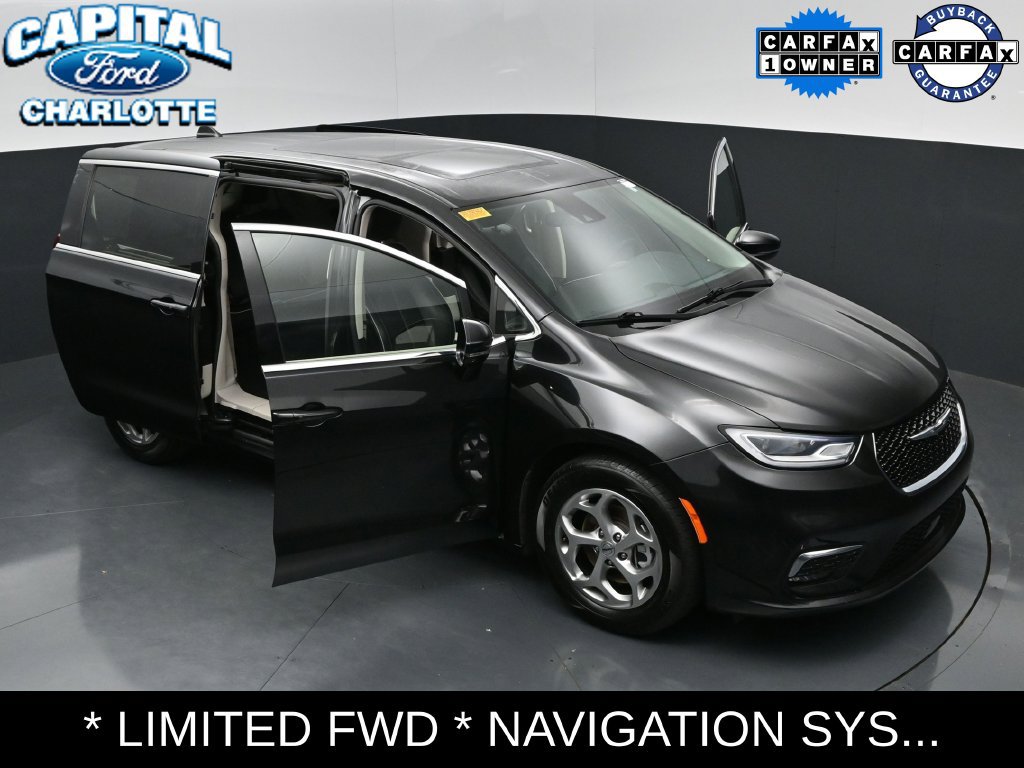 Used 2024 Chrysler Pacifica Limited FWD image 37