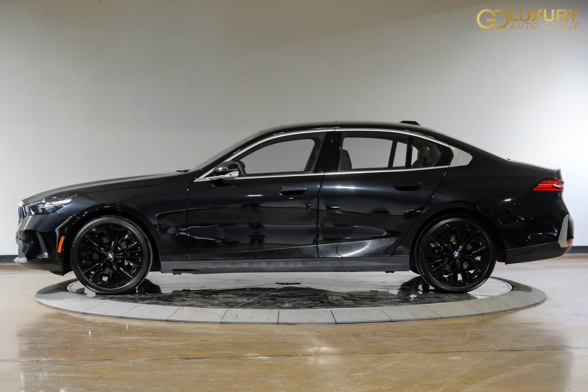 Used 2024 BMW 530i image 13