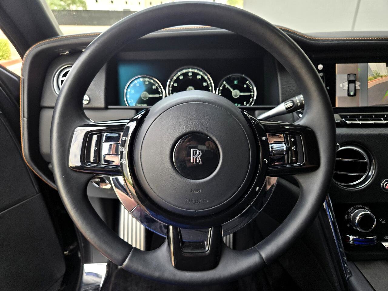 Used 2020 Rolls-Royce Cullinan Black Badge image 35