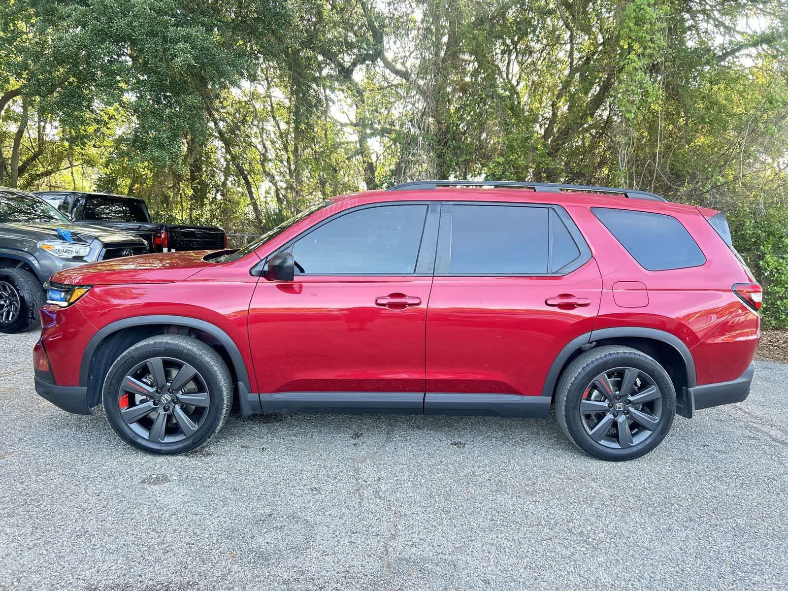 Used 2023 Honda Pilot Sport image 4