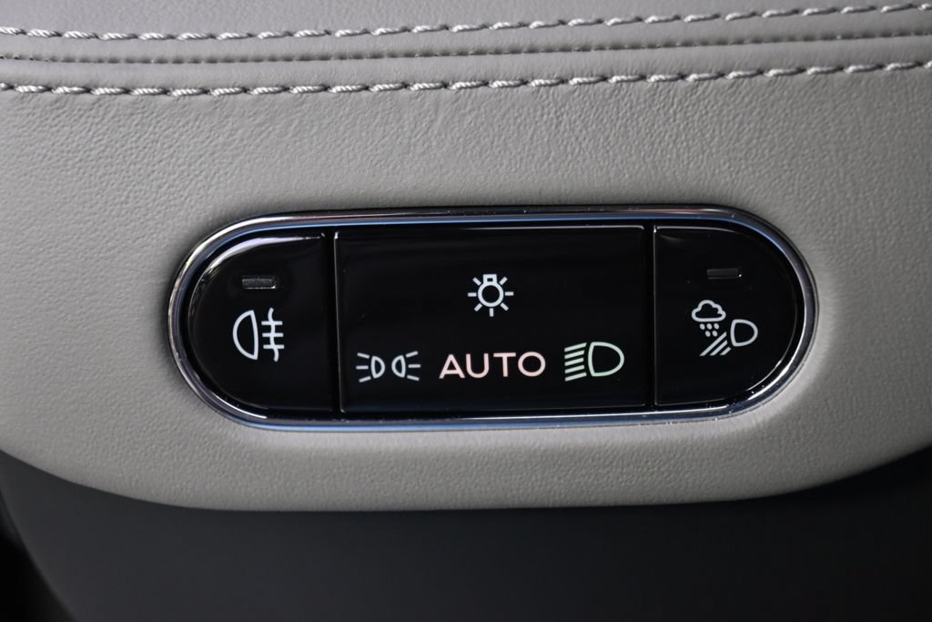 Used 2024 Bentley Continental GT AWD/4WD image 30