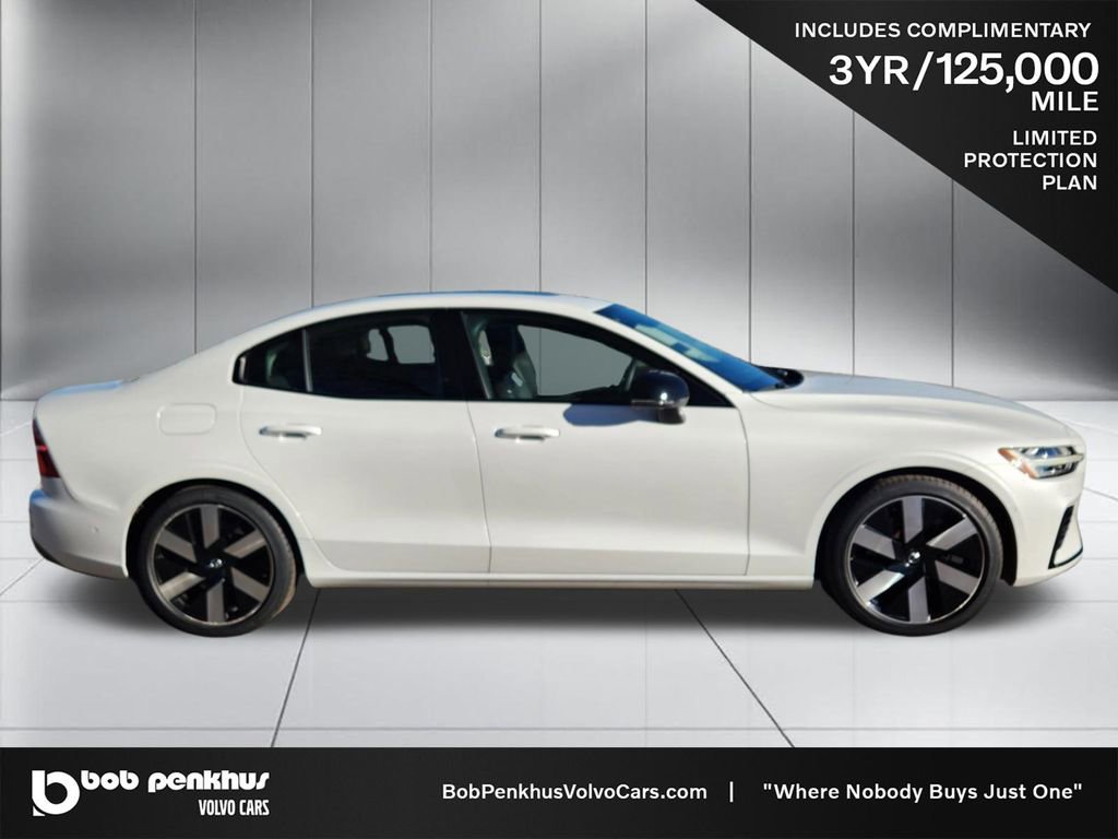 Used 2025 Volvo S60 T8 Plus image 24