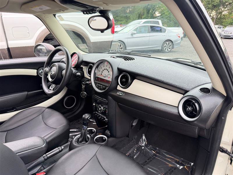 Used 2013 MINI Cooper Clubman FWD image 15