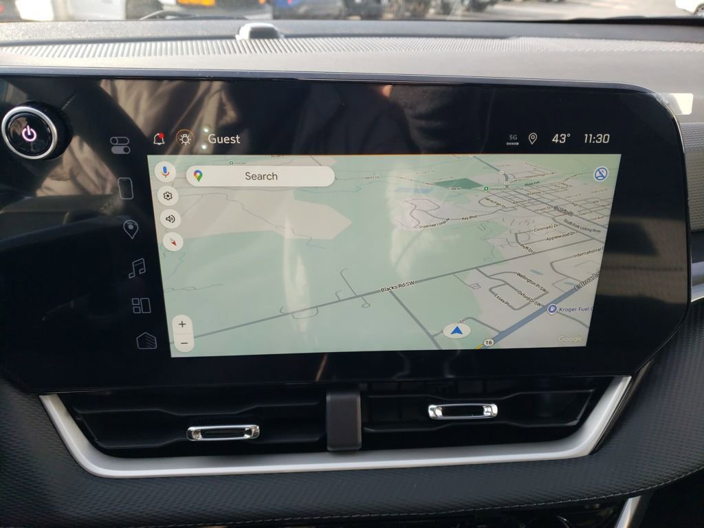 New 2026 Chevrolet Equinox LT w/ Safety and Technology Package image 18