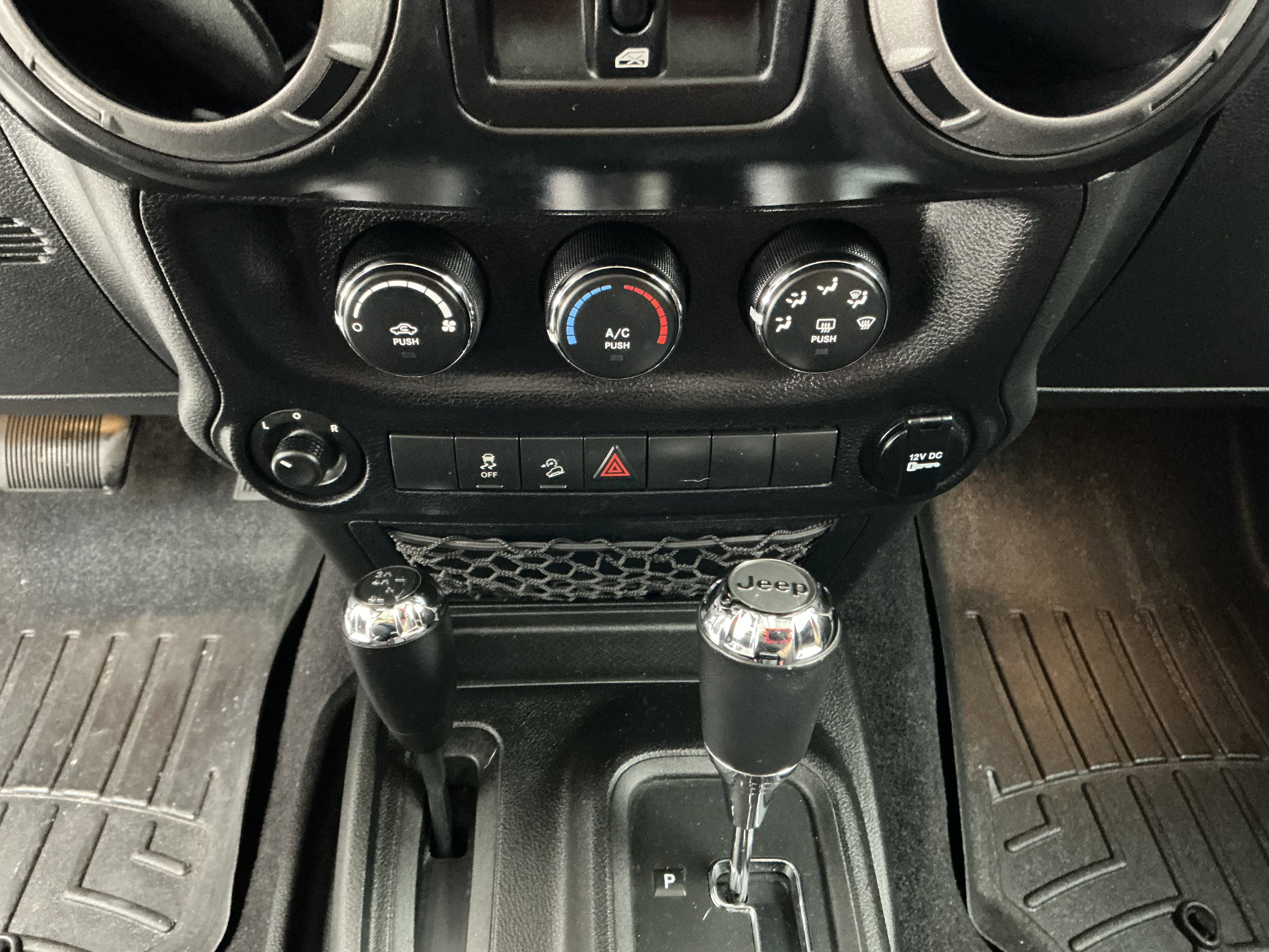 Used 2013 Jeep Wrangler Unlimited Sport image 11