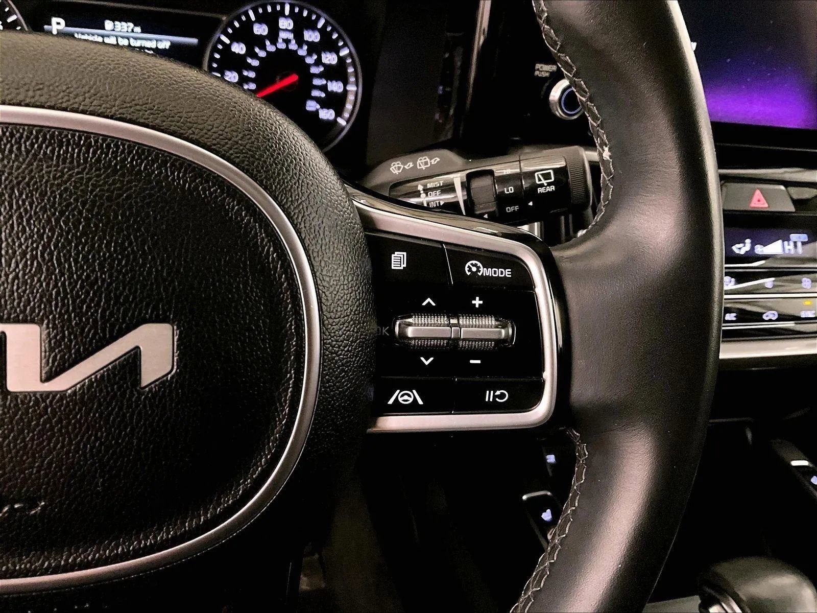 Used 2023 Kia Sorento S w/ Panoramic Sunroof Package image 18