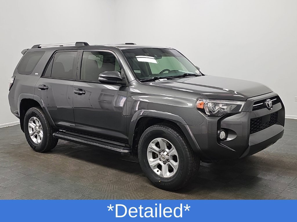 Used 2020 Toyota 4Runner SR5 Premium w/ Moonroof Package RWD image 2