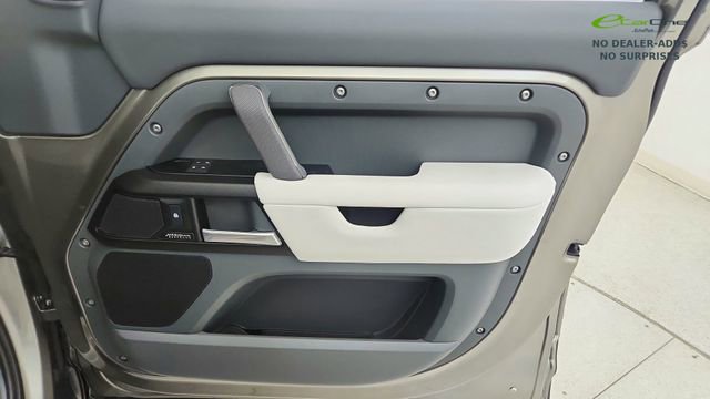 Used 2025 Land Rover Defender 110 X image 23